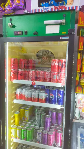 Nevera expositora azul