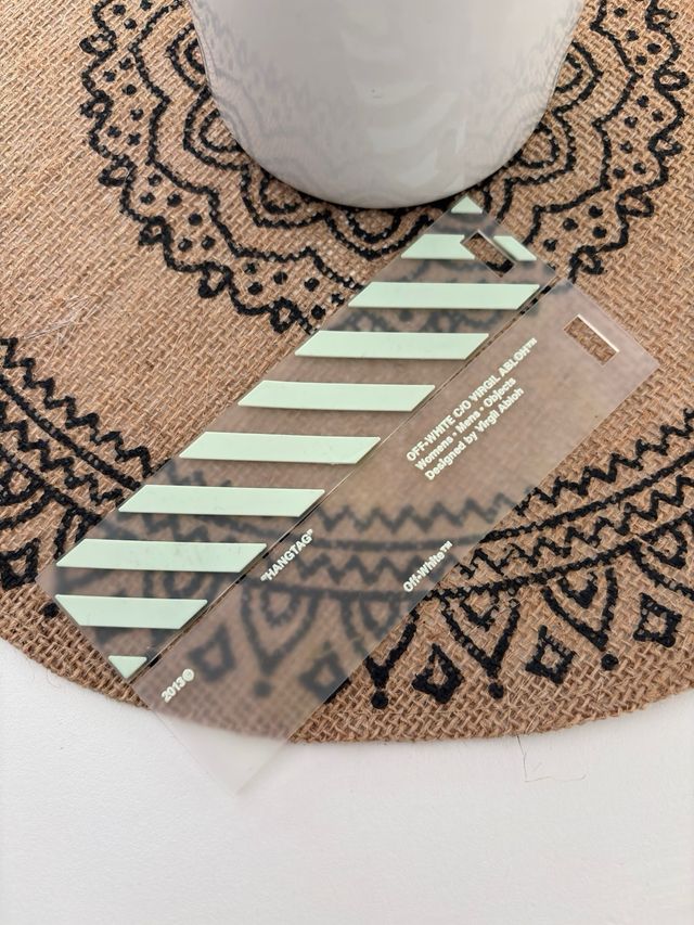 Etiqueta Off-White C/O Virgil Abloh