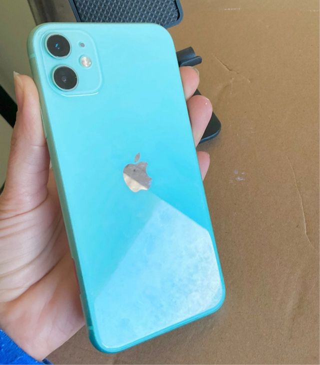 iPhone 11 128 GB Verde
batería 80%