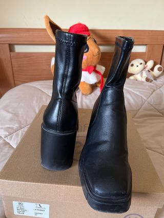 Botines negros poco usados