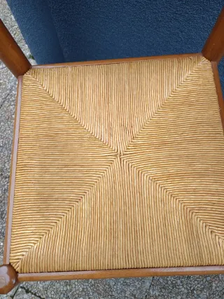 Juego de 2 sillas de madera y ratán