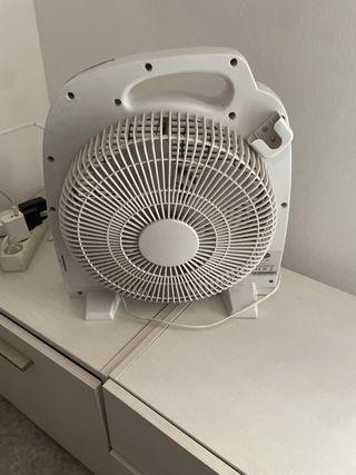 Ventilador de mesa blanco