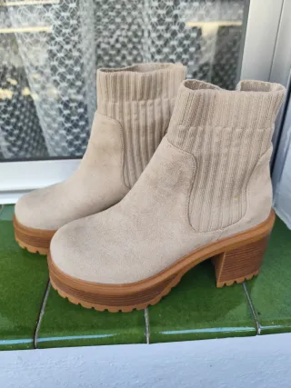 Botines plataforma beige ligeros