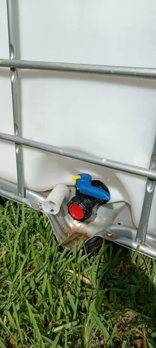 Depósito agua 1000L como nuevo.