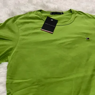 Camiseta Tommy Hilfiger + regalo