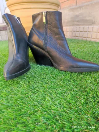 Botines de piel Zara negros