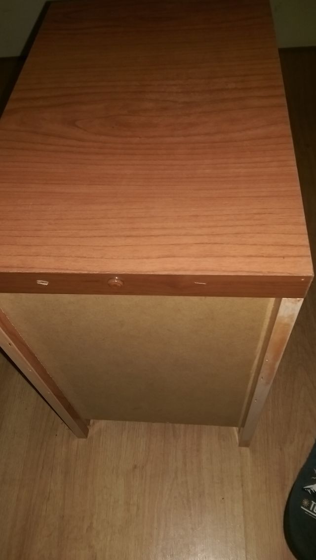 Dos mesitas auxiliares exactamente iguales