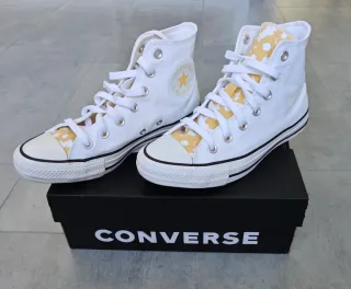 Playeros Converse Chuck Taylor Blancos y Amarillos