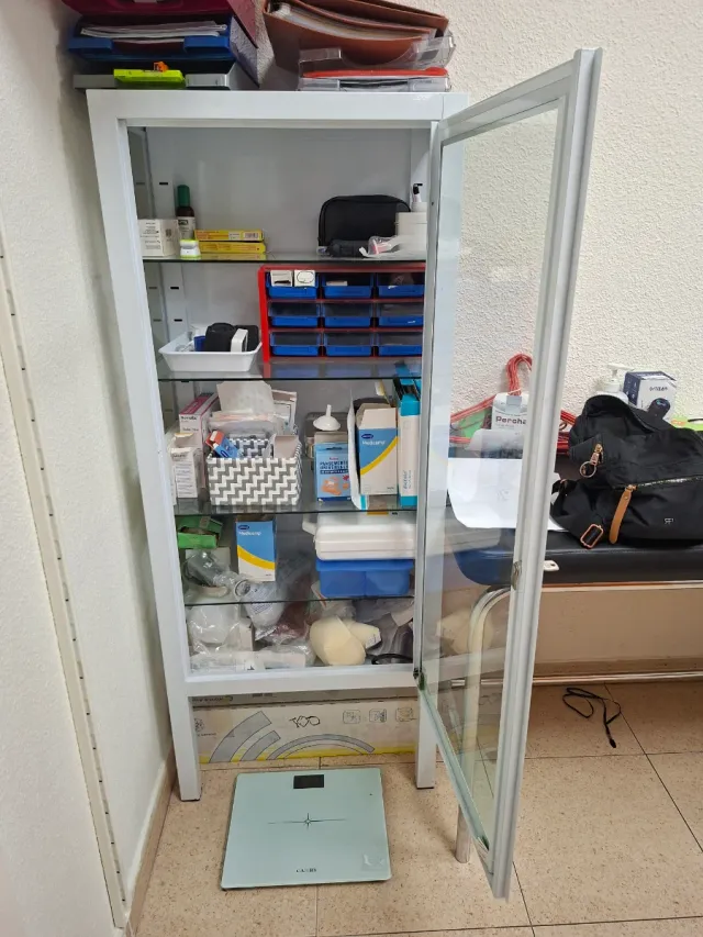 Expositor médico 4 baldas 