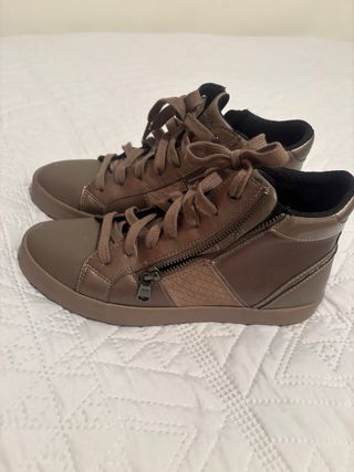 Botas Geos Marrones y Doradas