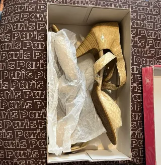 Zapatos de tacón Pasther de piel, beige, NUEVOS