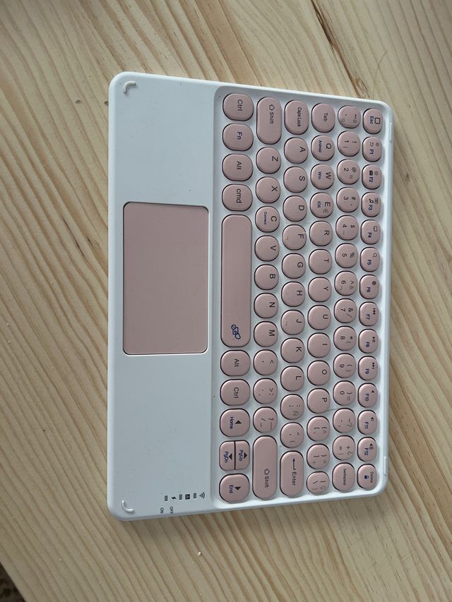 Teclado Inalámbrico con Touchpad Rosa