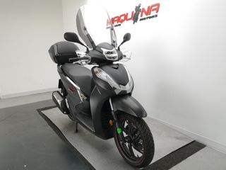 HONDA SCOOPY SH300I 2017 10685 kms.