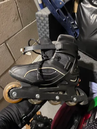 Patines en línea negros