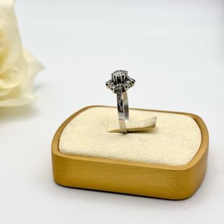 Anillo de oro 18kt con diamantes