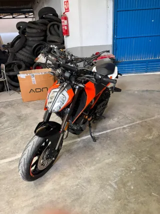 KTM Duke 125 Naranja 2017