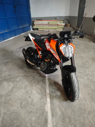 KTM Duke 125 Naranja 2017