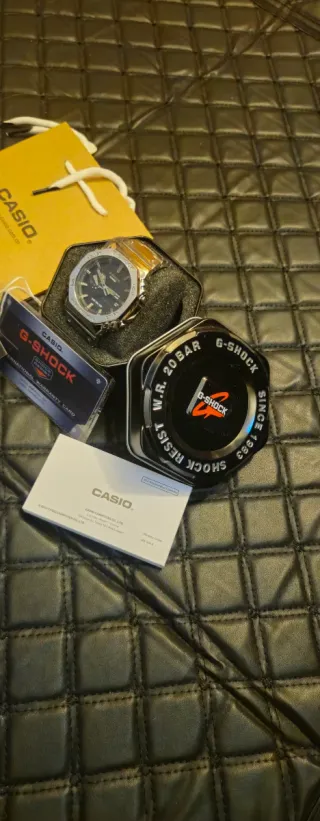 Reloj Casio G-Shock Dorado y Negro