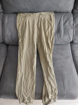 Pantalón verde con cordón
