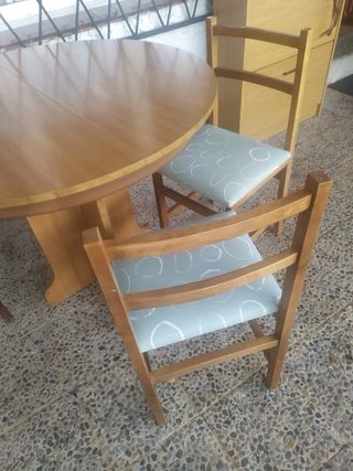 Mesa redonda extensible madera con 4 sillas
