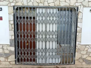 Reja metálica de seguridad extensible