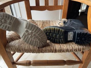 Botas militares beige y negras