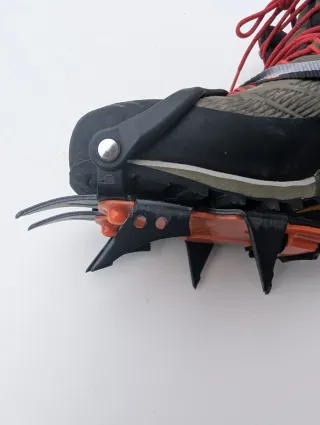 Confezione di ramponi universali