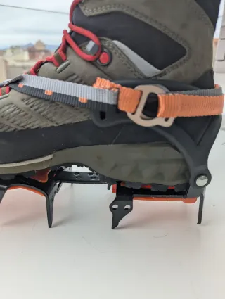 Confezione di ramponi universali