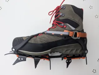 Confezione di ramponi universali