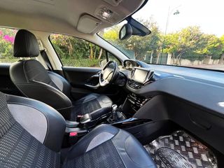 Peugeot 2008 12 puretech allure