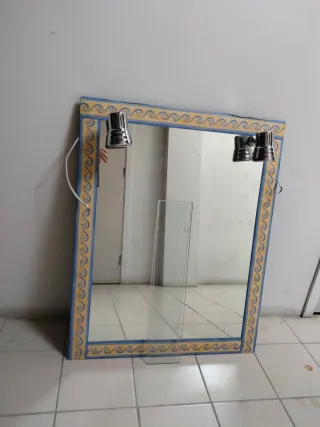 Espejo de baño decorado