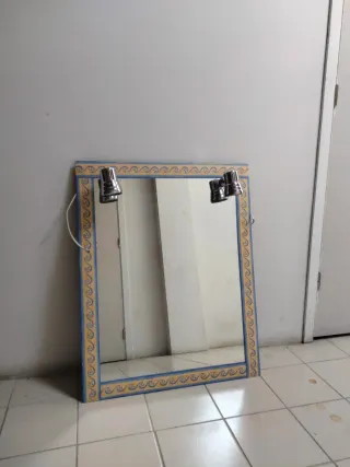Espejo de baño decorado