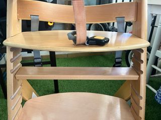 Trona evolutiva madera