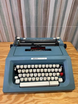 Máquina de escribir Olivetti Studio 46
