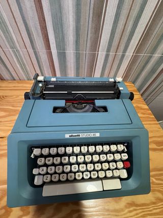 Máquina de escribir Olivetti Studio 46