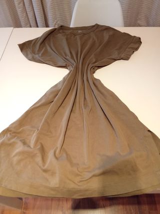 Vestido oversize C&A caqui XL