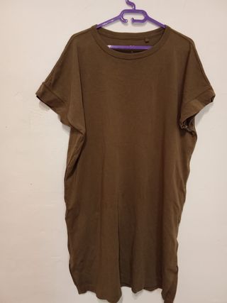Vestido oversize C&A caqui XL