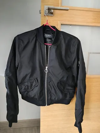Chaqueta bomber Pull&Bear negra Talla XS