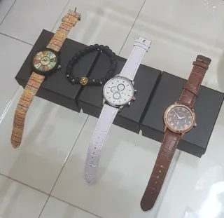 Tre orologi e  1 bracciale nuovi