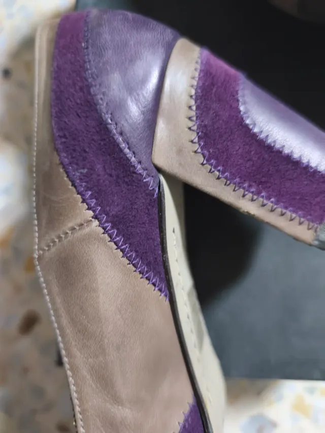 Zapatos de tacón Claudy SHS beige y morado