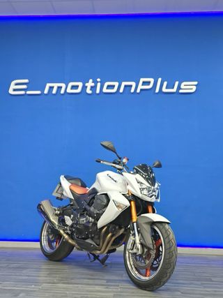 Kawasaki Z1000 Blanca