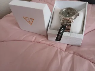 Reloj Guess Mujer Plateado, nuevo