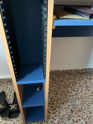 Escritorio grande con cajón