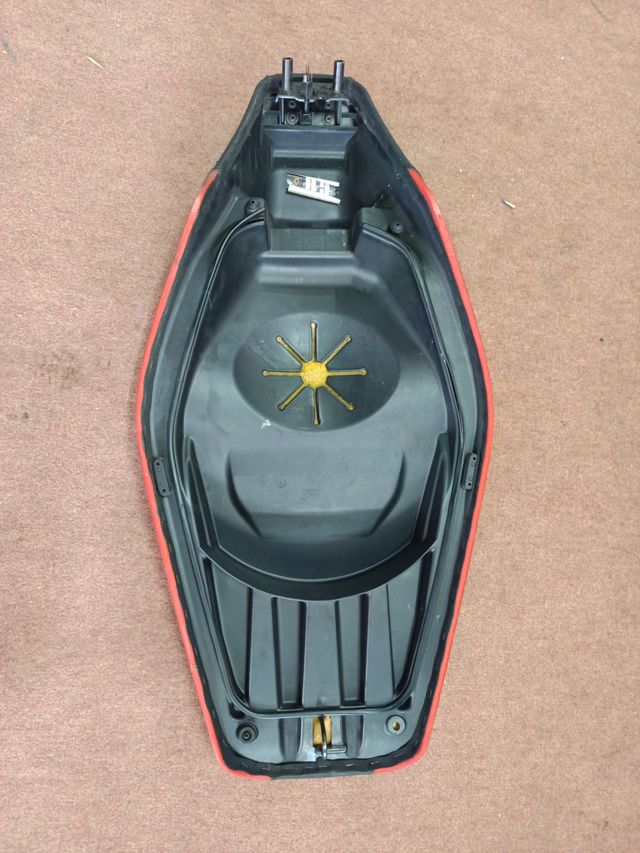 Asiento APRILA SR125max