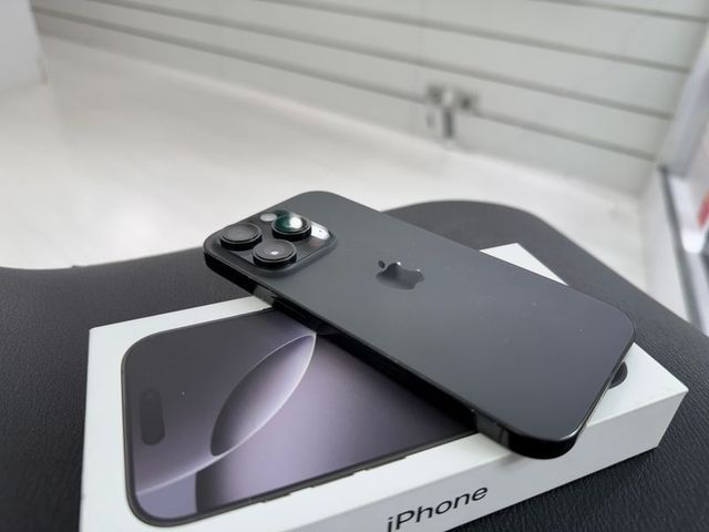 iPhone 16 pro 512GB BATERIA 93% SEMI NUEVO