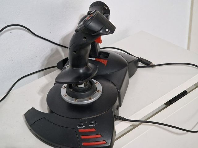 Thrustmaster T.Flight HOTAS x
