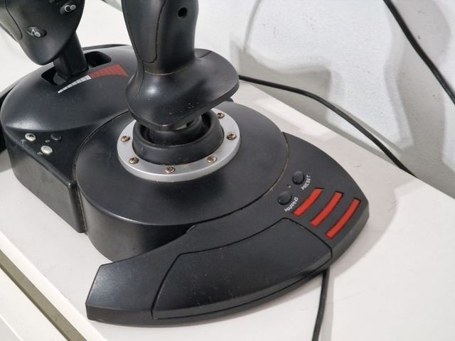 Thrustmaster T.Flight HOTAS x