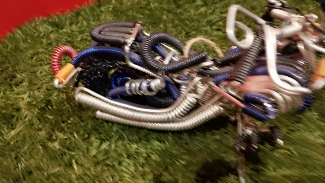 Bicicleta de arame. 2ª OPORTUNIDADE.