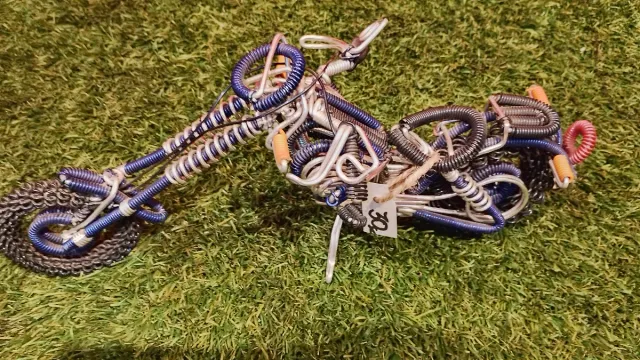 Bicicleta de arame. 2ª OPORTUNIDADE.