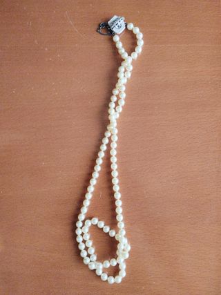Collar de perlas vintage con cierre plateado